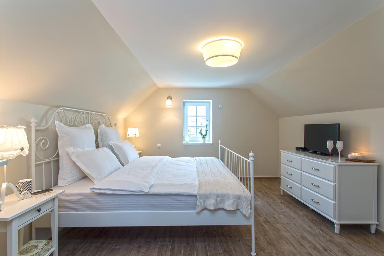 Green Hill Guest House Berkovica Esterno foto