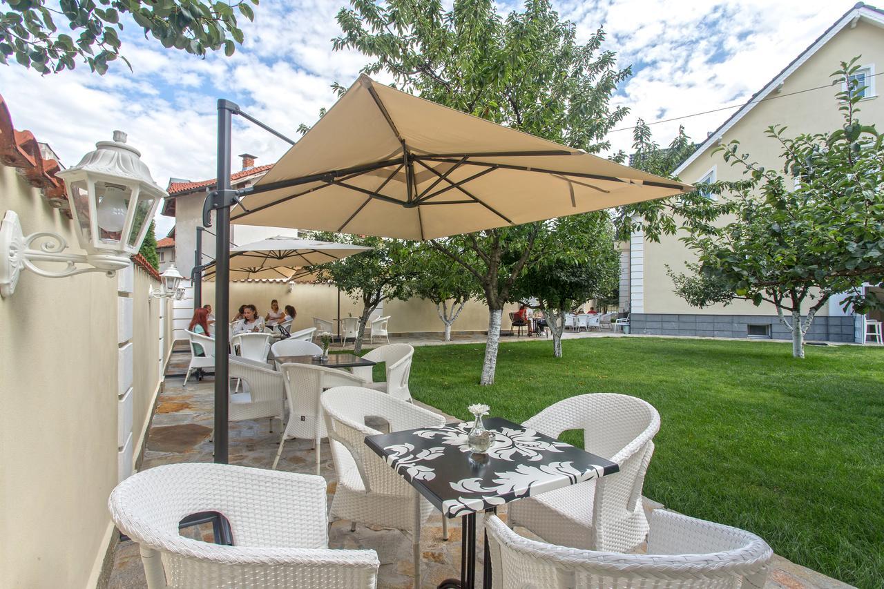 Green Hill Guest House Berkovica Esterno foto